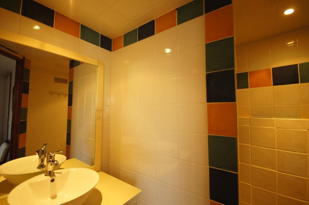 Chambres D'Hotes Domaine De La Rose Des Vents Castelnau-sur-l'Auvignon ภายนอก รูปภาพ